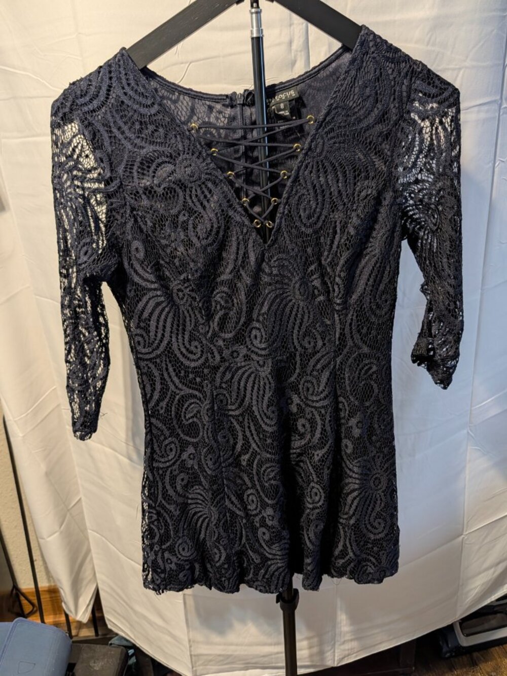 ENFOCUS Studio Size 8 Black Lined Crochet Lace Overlay Lace Grommet Detail
